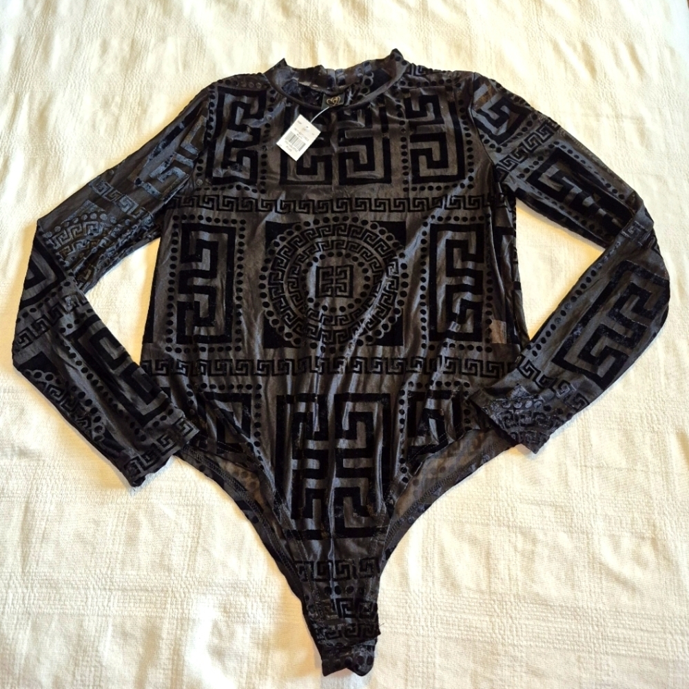 Windsor women' size 2X velvet burnout long sleeve bodysuit NWT